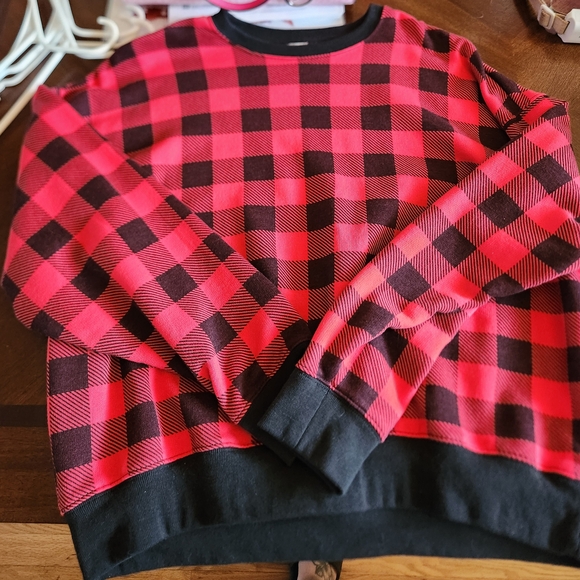 NWOT PINK Victoria's Secret Red and Black Plaid Crewneck Sweater - Picture 1 of 2